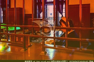 为何国际美妆大牌组团入驻京东?